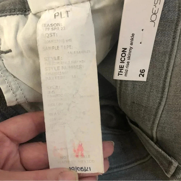 Joe's Jeans The Icon Mid Rise Skinny Ankle Raw Edge Gray Jeans Size 26 NWT - Picture 6 of 10